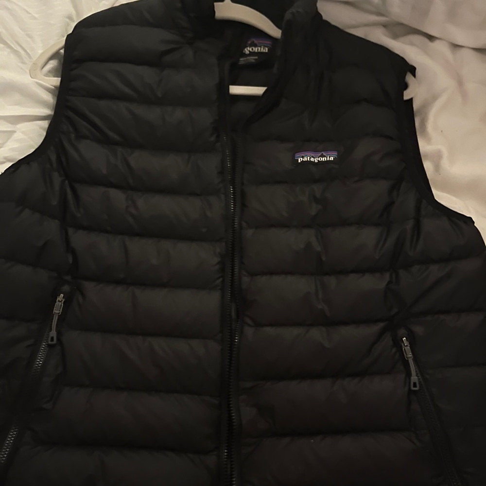 Like new Patagonia vest puffer black size medium